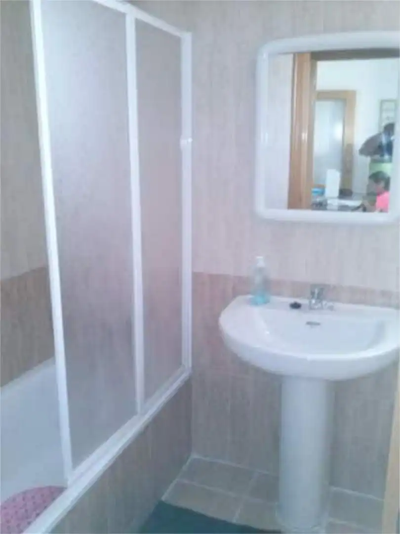 Apartamento de alquiler en Daimús Baño de Apartamento de alquiler en Daimús con Jardín privado, Terraza y Piscina