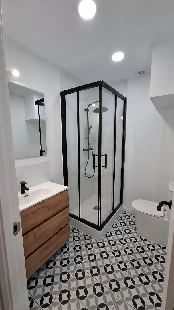 Estudio de alquiler en Carrer de Petrarca, 20, Horta Baño de Estudio de alquiler en Barcelona con Parquet y Horno