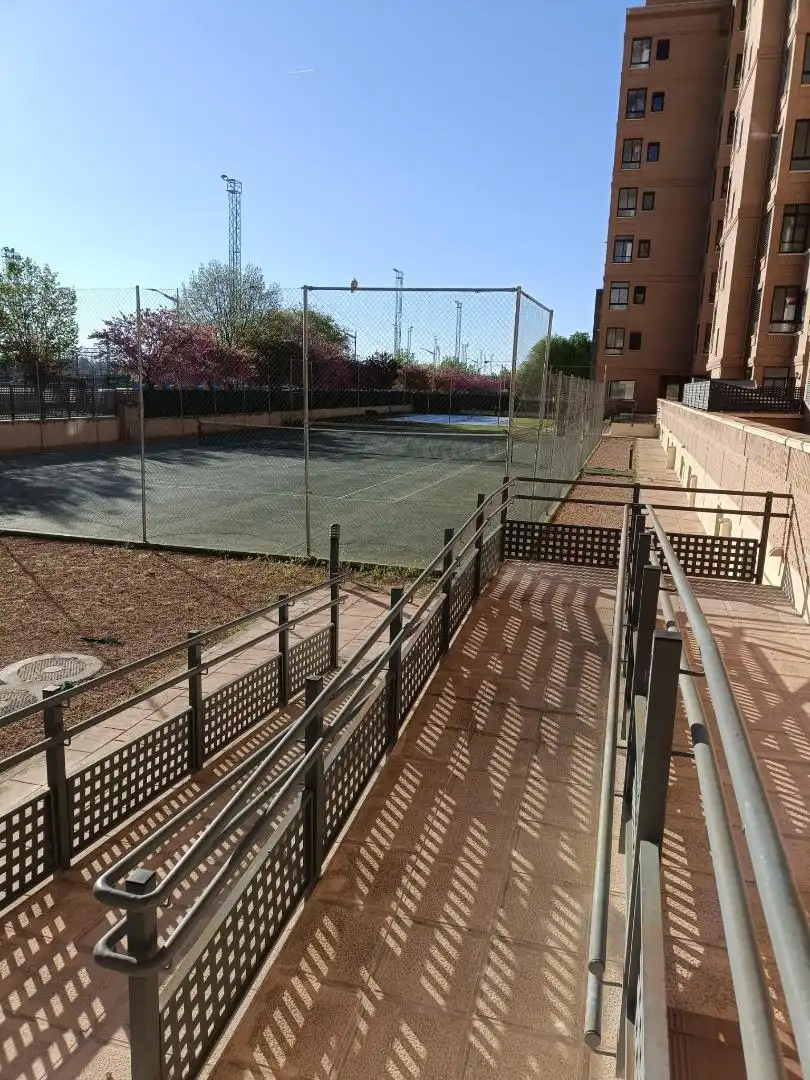 Terrassa de Pis en venda en  Albacete Capital amb Aire condicionat, Piscina i Balcó