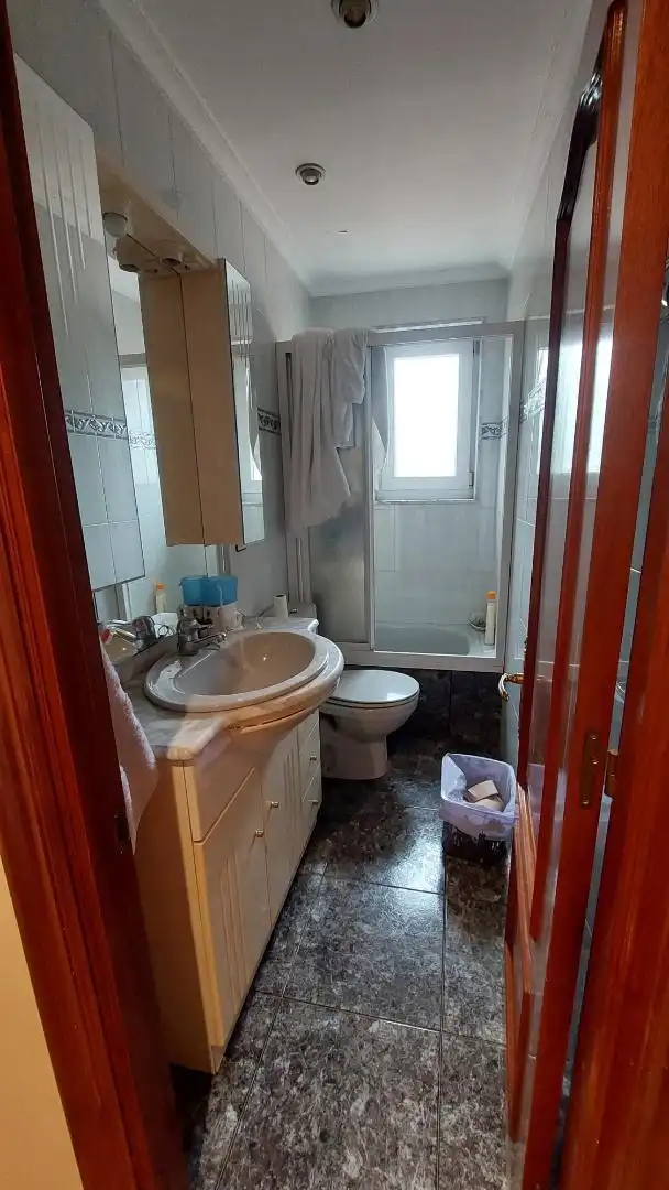 Wohnung zum Verkauf in Avenida de la Constitucion, San Martín del Rey Aurelio Badezimmer von Wohnung zum Verkauf in San Martín del Rey Aurelio mit Abstellraum und Möbliert