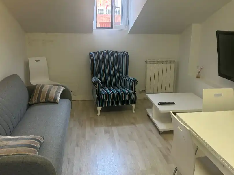 Flat for rent in Calle Santa Nonia, 12, Centro Ciudad Living room of Flat for rent in León Capital with Heating, Parquet flooring and Furnished