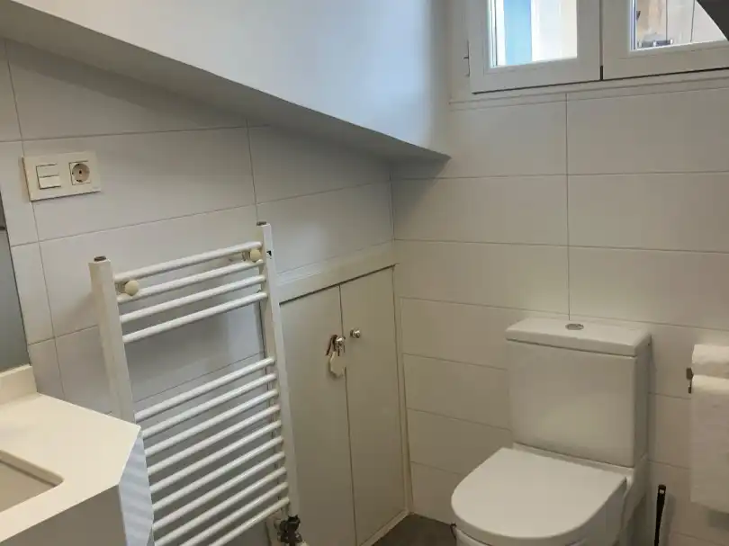 Flat for rent in Calle Santa Nonia, 12, Centro Ciudad Bathroom of Flat for rent in León Capital with Heating, Parquet flooring and Furnished