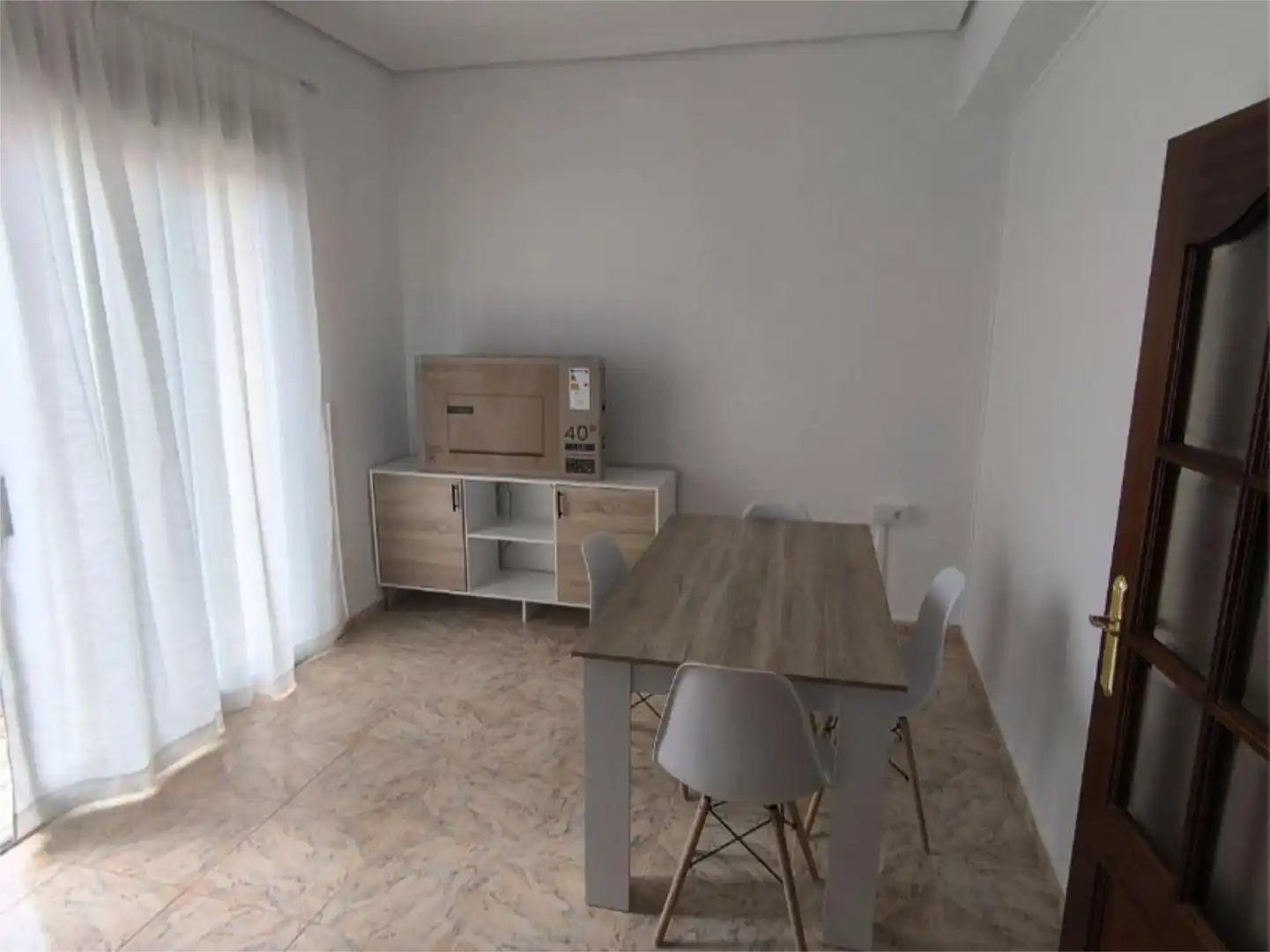 Piso de alquiler en Carrer Racó d'Ademús, 10, Avenida de Abril - 9 de Octubre Piso de alquiler en Carrer Racó d'Ademús, 10, Avenida de Abril - 9 de Octubre