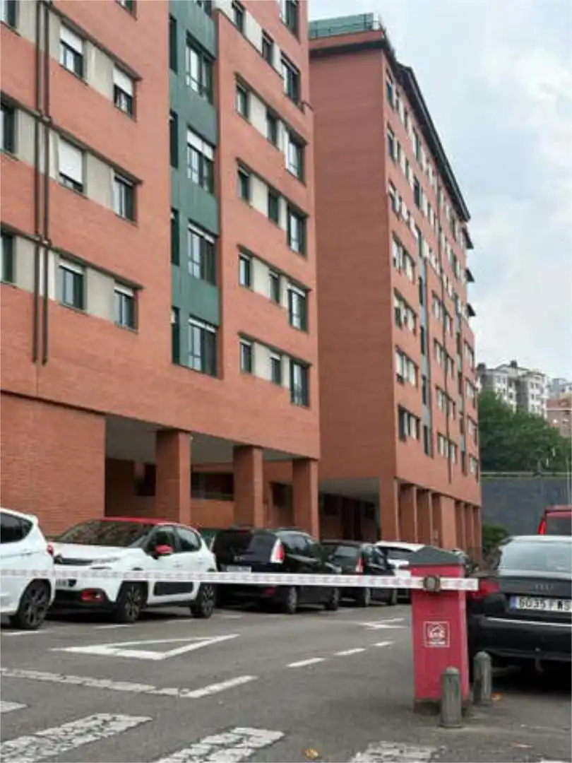 Pis en venda a San Claudio - Trubia - Las Caldas Vista exterior de Pis en venda en Oviedo amb Calefacció, Jardí privat i Traster