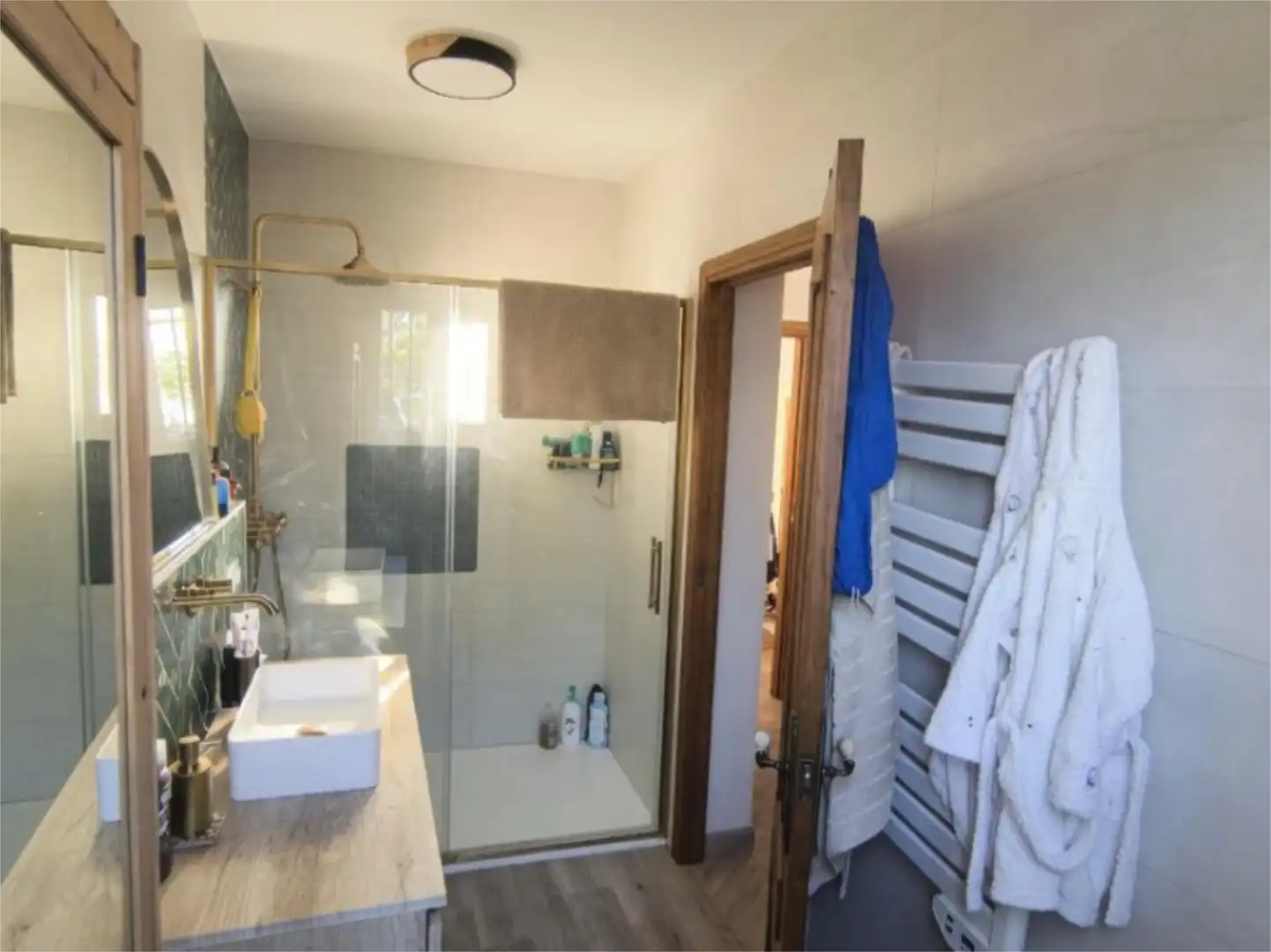 Houses for sale in Calle Libertad, 24, Oromana Bathroom of Houses for sale in Alcalá de Guadaira with Air Conditioner and Swimming Pool