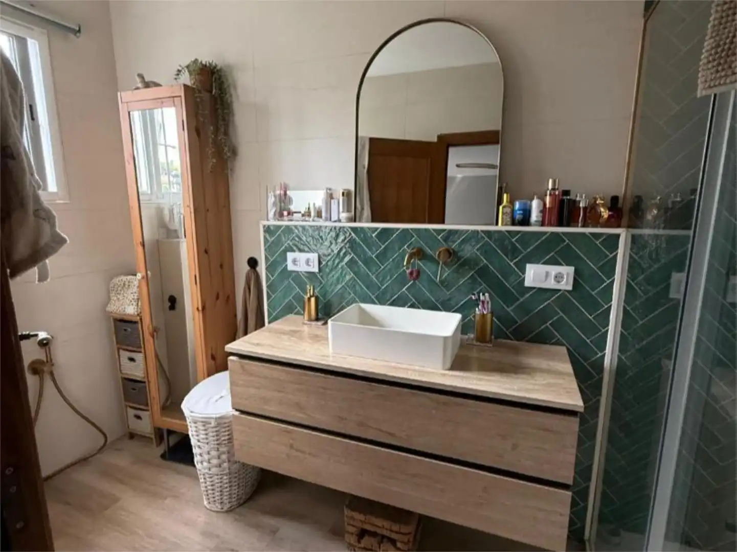 Houses for sale in Calle Libertad, 24, Oromana Bathroom of Houses for sale in Alcalá de Guadaira with Air Conditioner and Swimming Pool