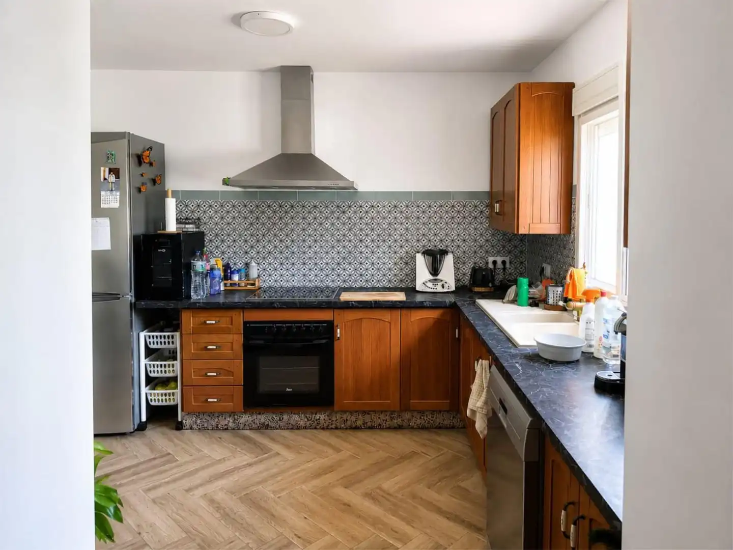 Houses for sale in Calle Libertad, 24, Oromana Kitchen of Houses for sale in Alcalá de Guadaira with Air Conditioner and Swimming Pool