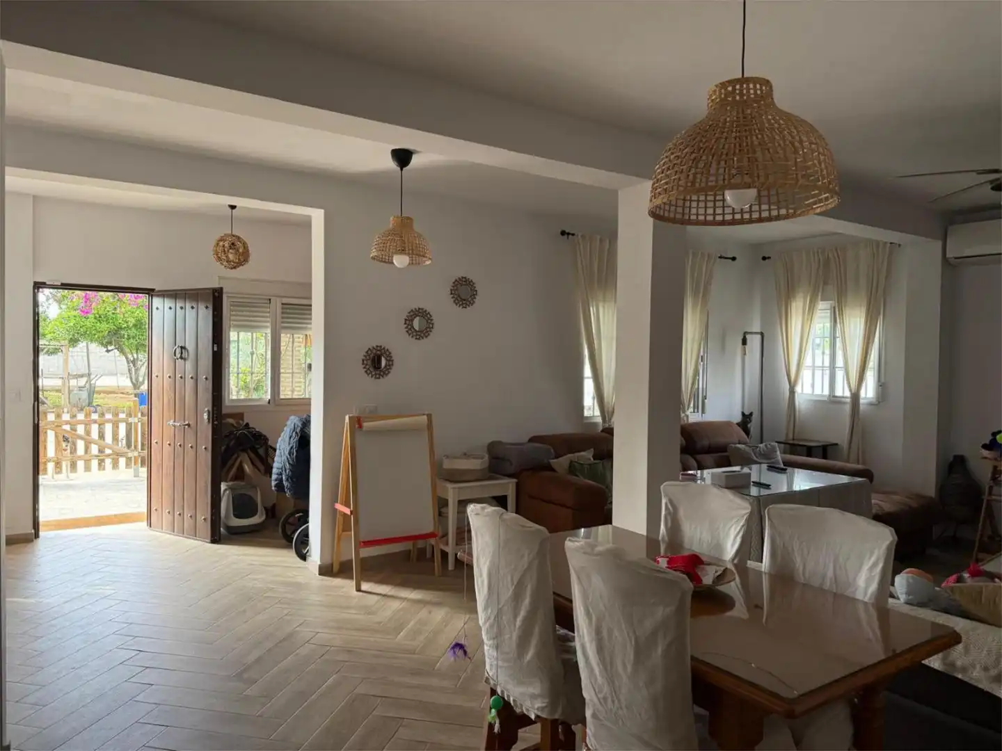 Houses for sale in Calle Libertad, 24, Oromana Dining room of Houses for sale in Alcalá de Guadaira with Air Conditioner and Swimming Pool