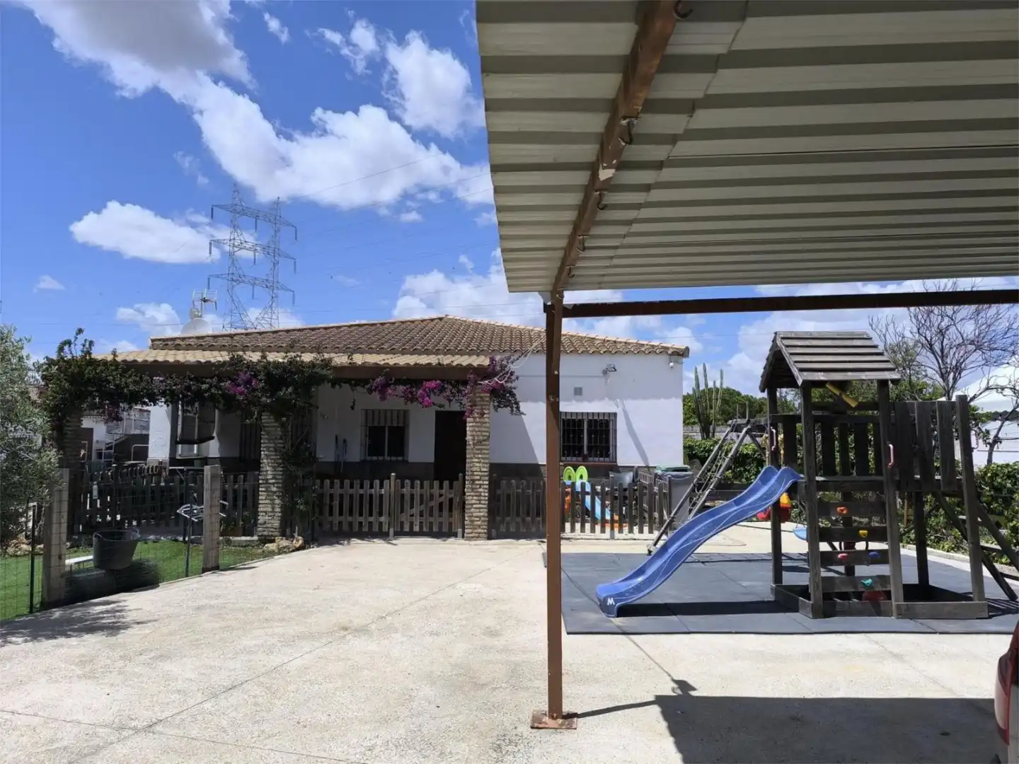 Houses for sale in Calle Libertad, 24, Oromana Exterior view of Houses for sale in Alcalá de Guadaira with Air Conditioner and Swimming Pool