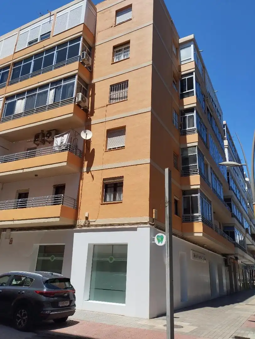 Piso en venta en Avenida del Mediterráneo, 243, San Luis Vista exterior de Piso en venta en Almería con Aire acondicionado, Calefacción y Amueblado