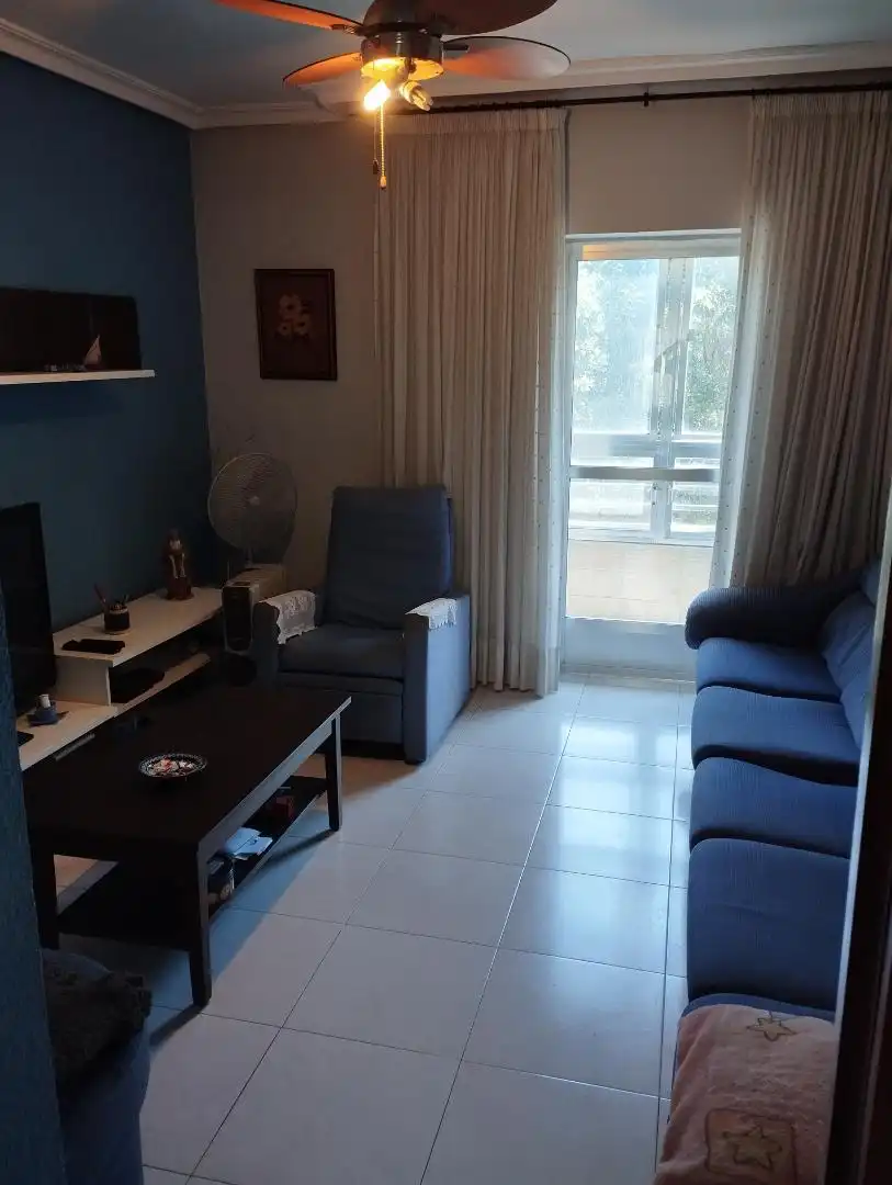 Piso en venta en Avenida del Mediterráneo, 243, San Luis Sala de estar de Piso en venta en Almería con Aire acondicionado, Calefacción y Amueblado
