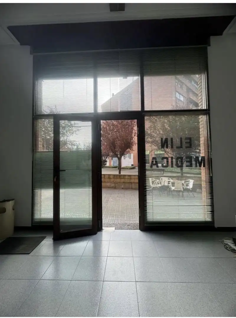 Local de alquiler en San Adrian Etorbidea, San Adrián Vista exterior de Local de alquiler en Bilbao con Aire acondicionado