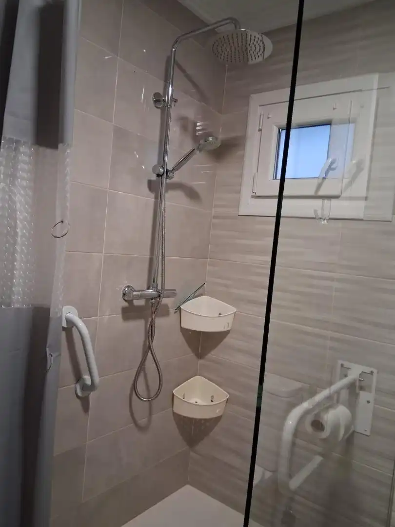 Badezimmer von Wohnung zum Verkauf in Moraleja mit Klimaanlage und Heizung