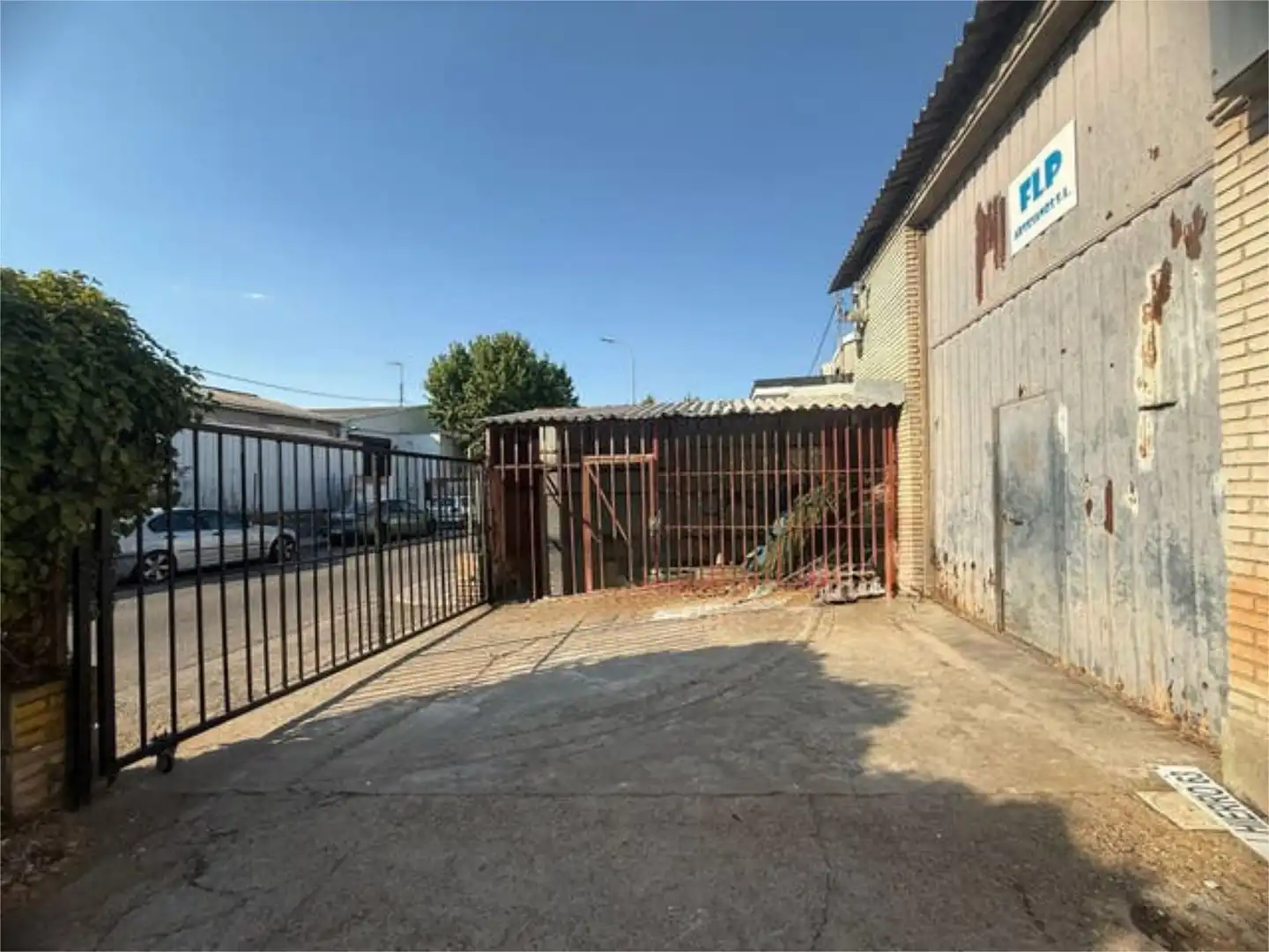 Fabrikhallen zur Miete in Centro Außenansicht von Fabrikhallen zur Miete in Torrejón de Ardoz