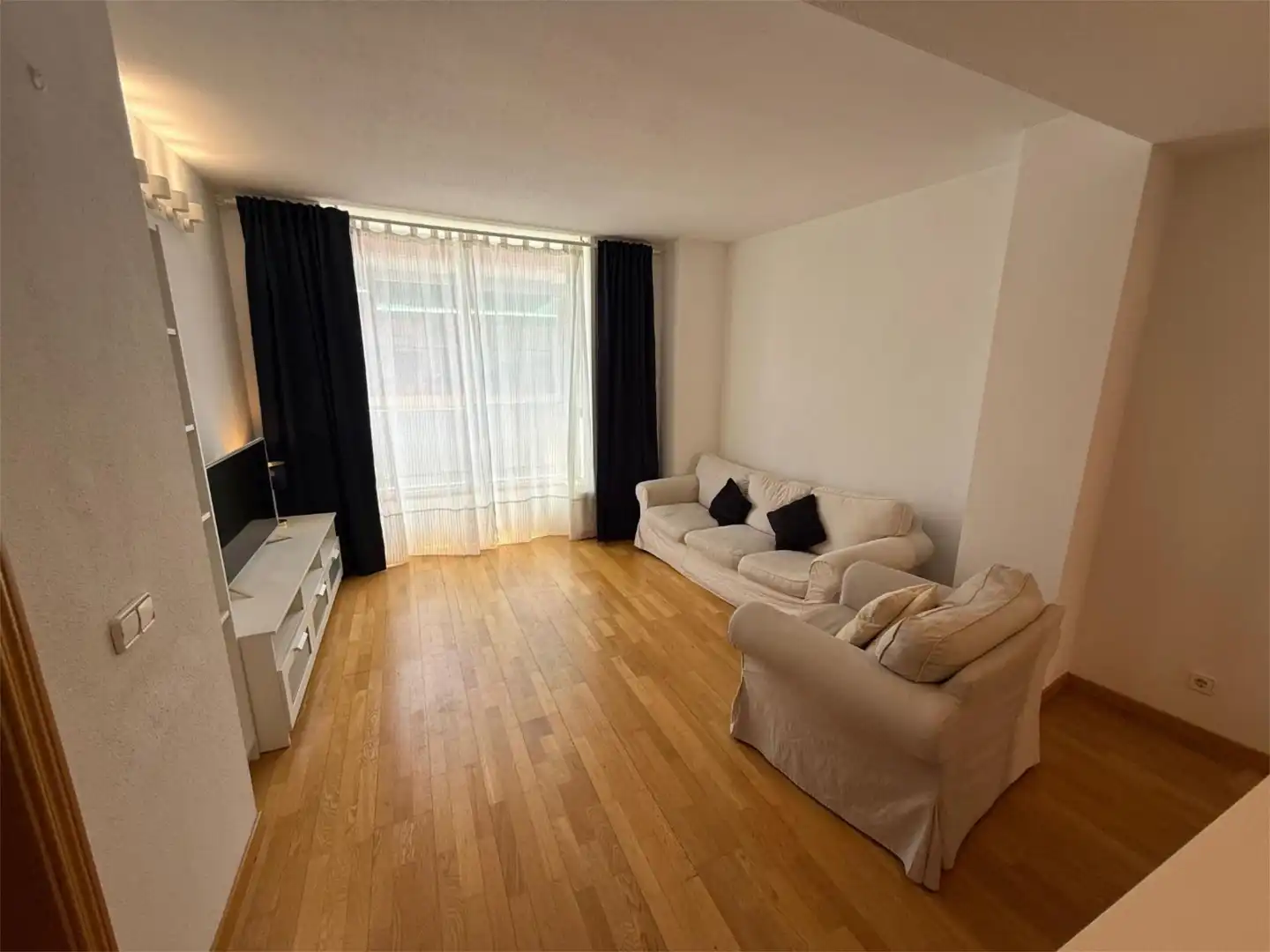 Flat for rent in Calle Cantueso, 8, Valdeacederas Living room of Flat for rent in Madrid with Heating, Parquet flooring and Furnished