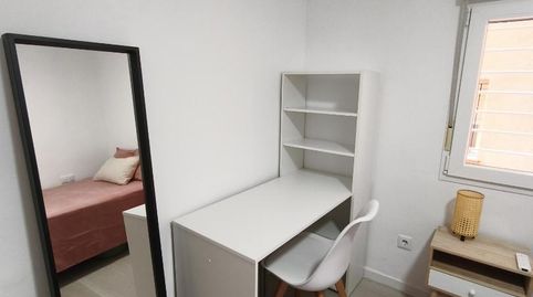 Foto 2 de Habitació a Passeig de la Peira, 43, El Turó de la Peira, Barcelona Capital