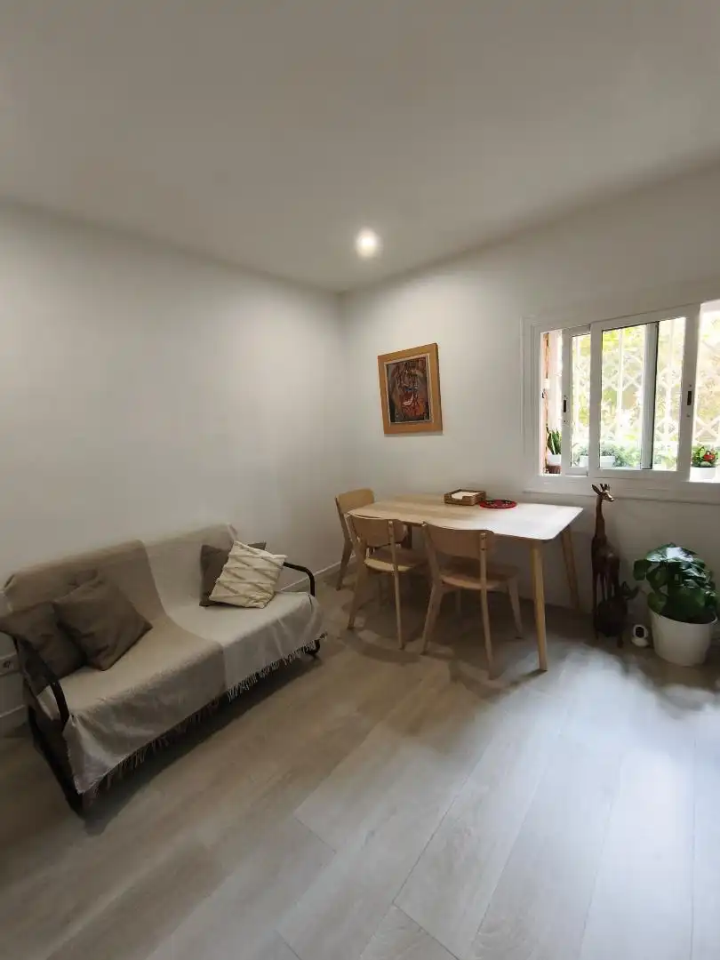 Habitació a Passeig de la Peira, 43, El Turó de la Peira Menjador de Pis per a compartir en Barcelona amb Moblat, Forn i Rentadora