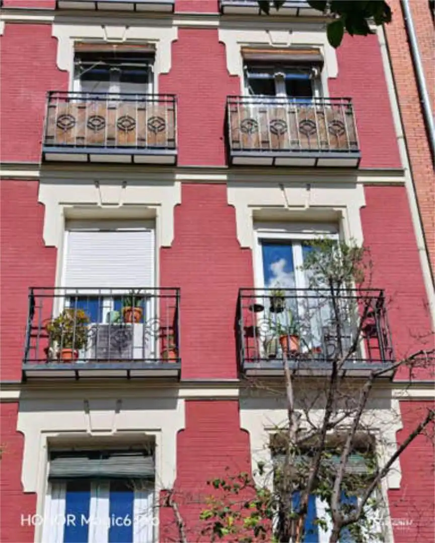 Außenansicht von Wohnungen zum Verkauf in Madrid mit Heizung, Terrasse und Möbliert