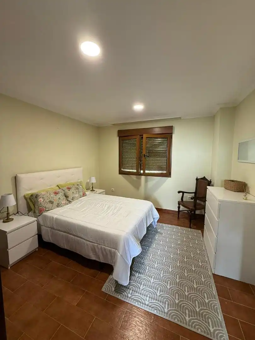 Habitación de Casa adosada de alquiler en Meaño con Calefacción, Amueblado y Horno