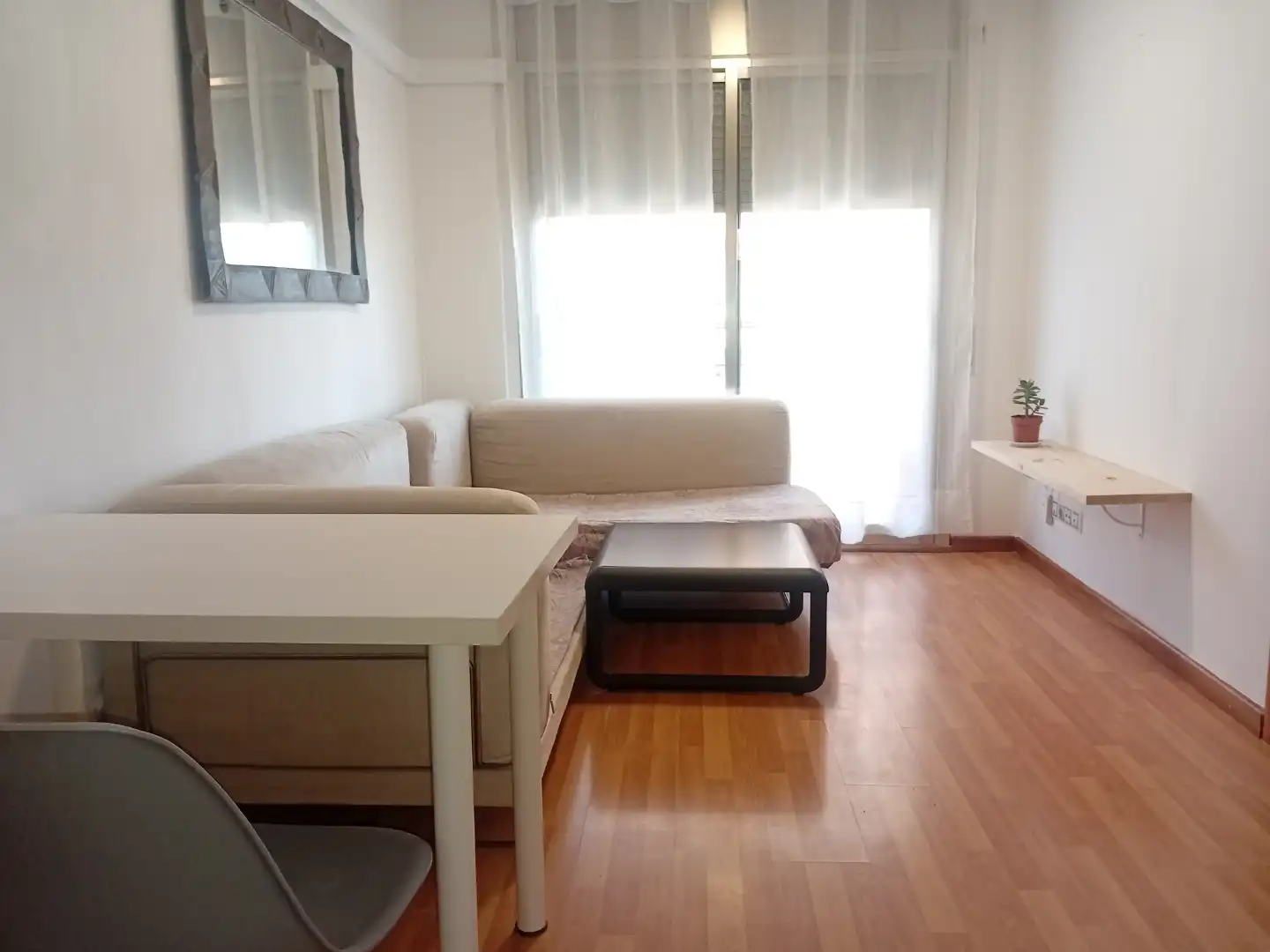 Apartamento de alquiler en Plaça de Marià Manent, Migjorn