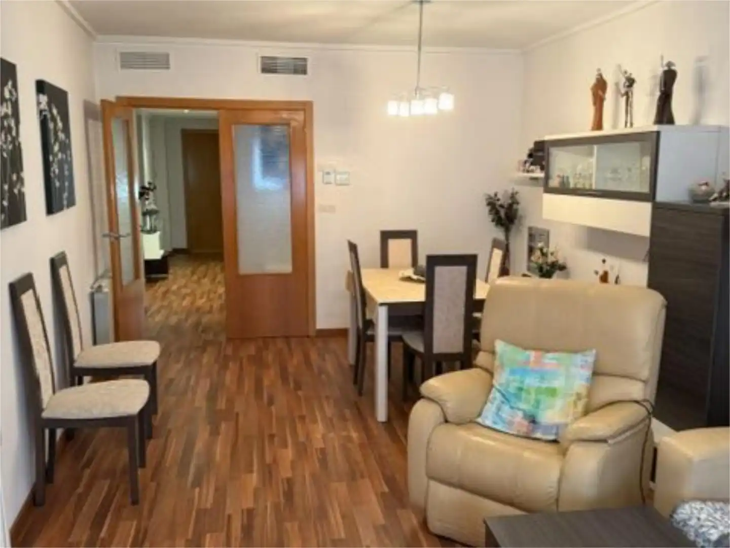 Piso en venta en Calle San Ignacio de Loyola, 25, Plaza de Toros - Avenida Chapí - Trinquete Comedor de Piso en venta en Elda con Aire acondicionado