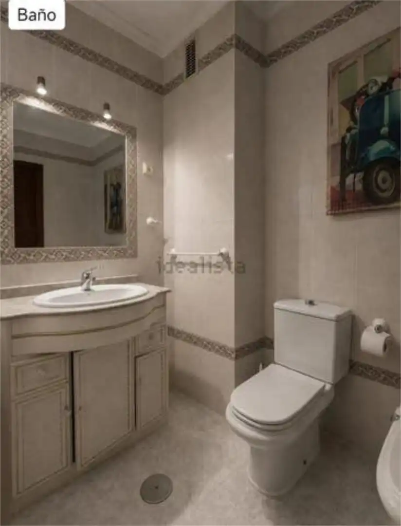 Bathroom of Flat for sale in Sevilla  with Heating, Terrace and Furnished