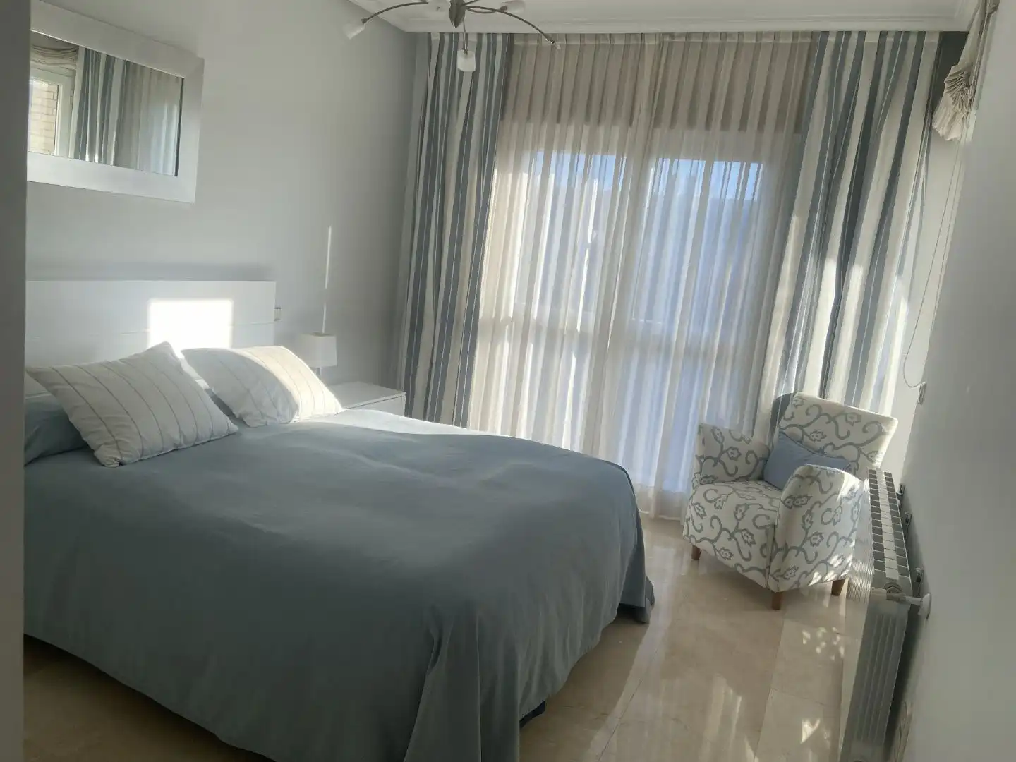 Schlafzimmer von Dachboden zum Verkauf in  Madrid Capital mit Klimaanlage, Terrasse und Schwimmbad