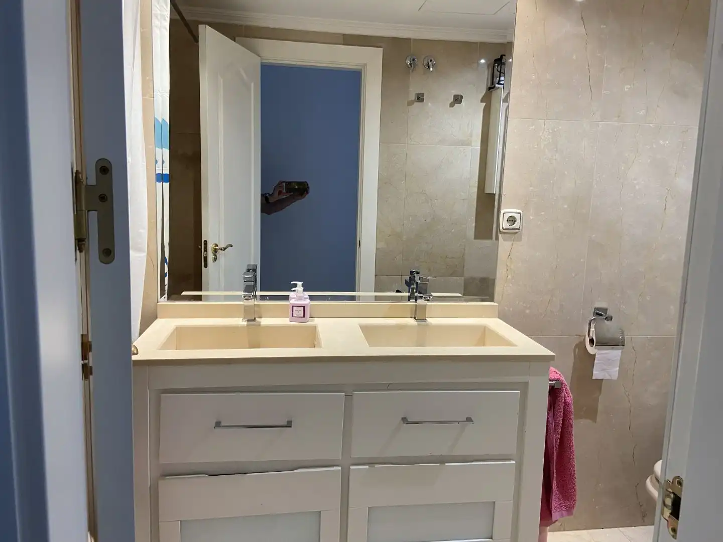 Badezimmer von Dachboden zum Verkauf in  Madrid Capital mit Klimaanlage, Terrasse und Schwimmbad