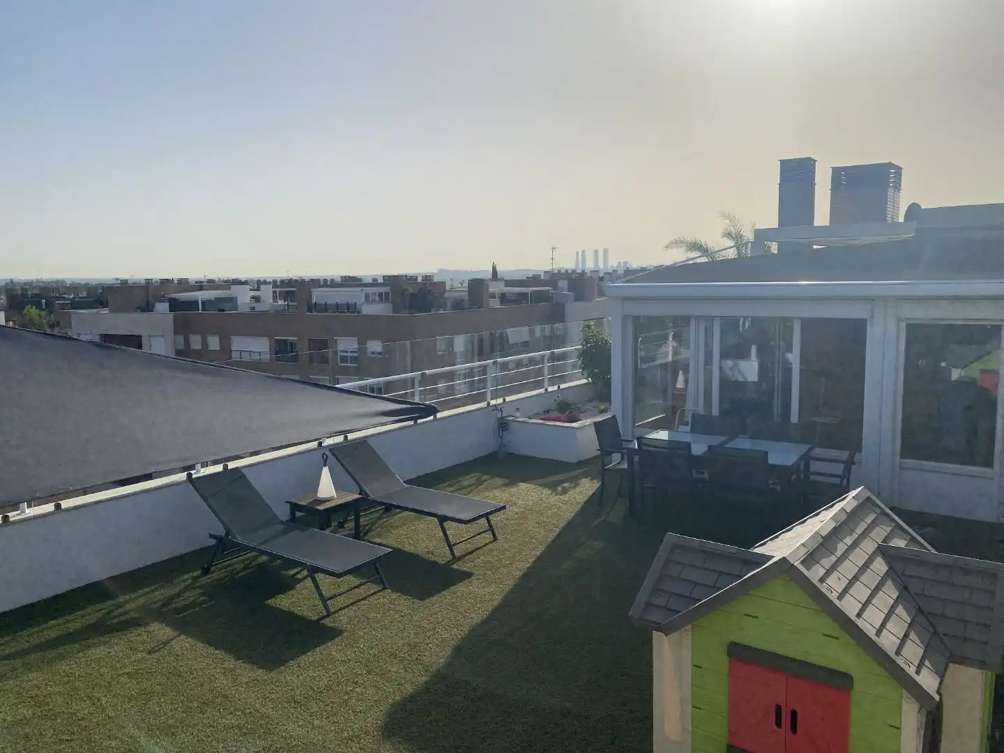 Terrasse von Dachboden zum Verkauf in  Madrid Capital mit Klimaanlage, Terrasse und Schwimmbad