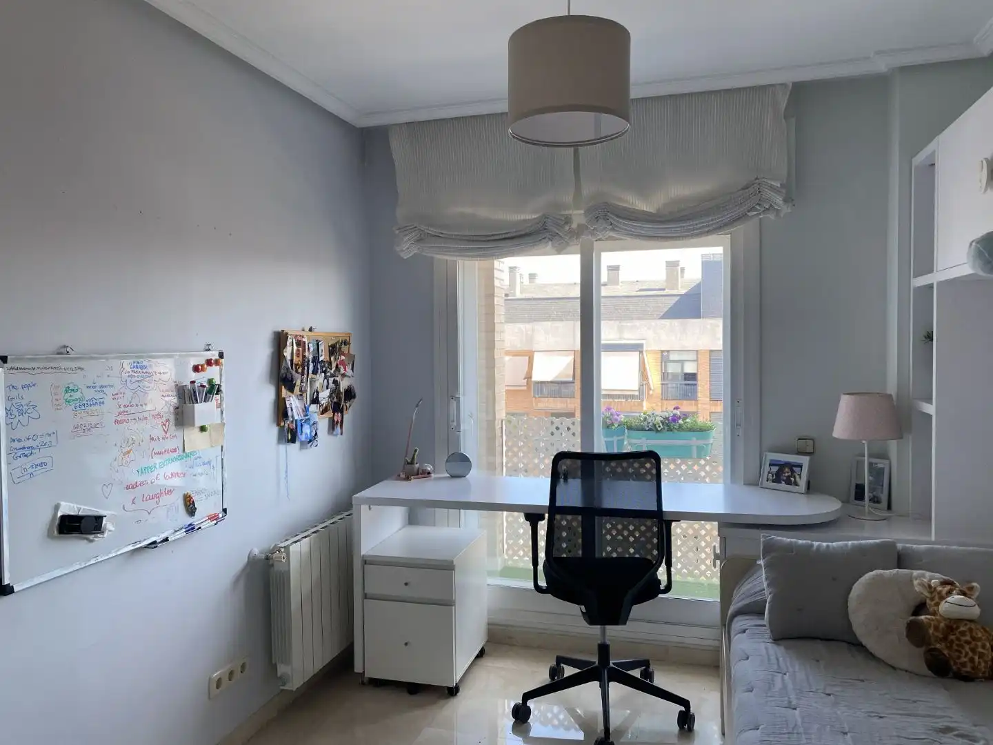 Schlafzimmer von Dachboden zum Verkauf in  Madrid Capital mit Klimaanlage, Terrasse und Schwimmbad
