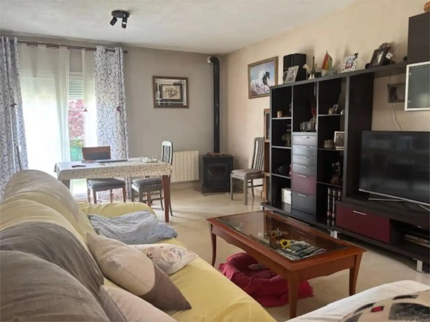 Casa o chalet en venta en Calle Río Guadarrama, 1161, El Casar Sala de estar de Casa o chalet en venta en El Casar