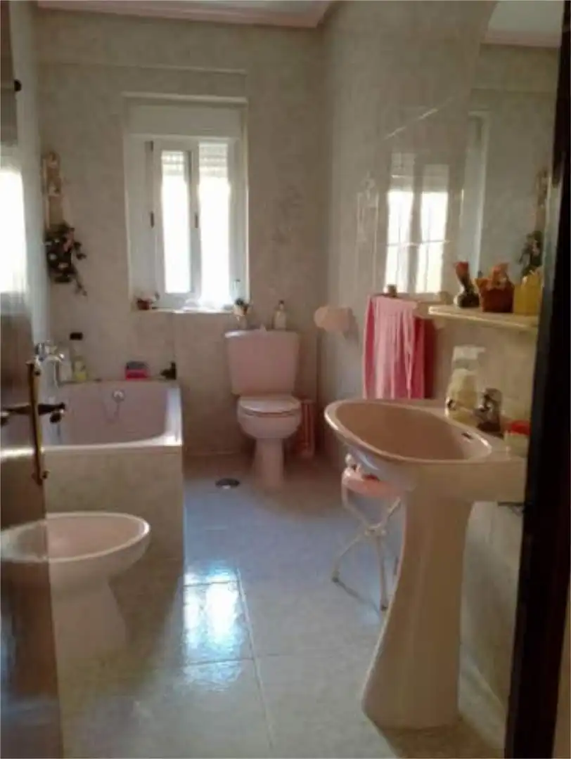 Bathroom of Flat for sale in  Jaén Capital