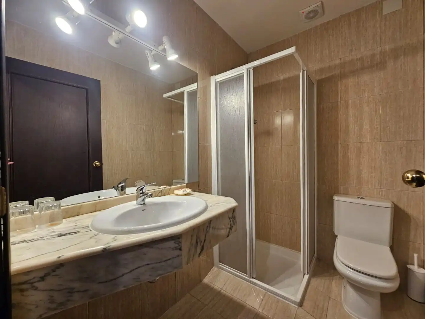 Baño de Casa o chalet en venta en Navahermosa con Aire acondicionado, Calefacción y Jardín privado