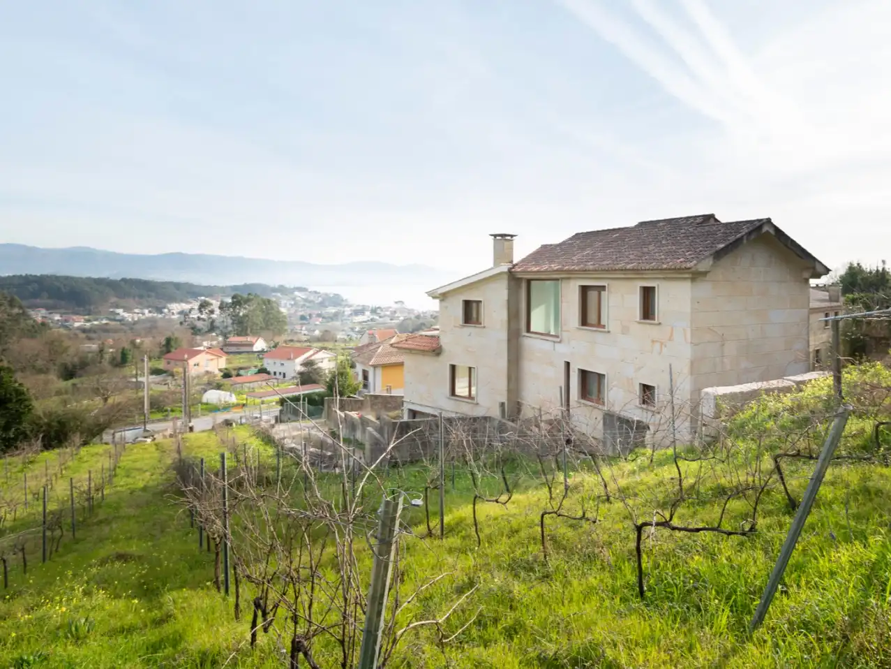 Casa o chalet en venta en Lugar Lamela, 5, Bordóns Vista exterior de Casa o chalet en venta en Sanxenxo con Terraza y Balcón