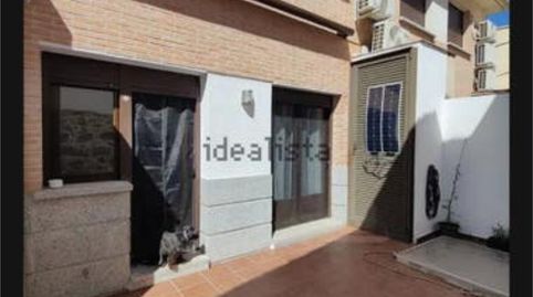 Foto 2 de Casa adosada en venta en Cenicientos, Madrid