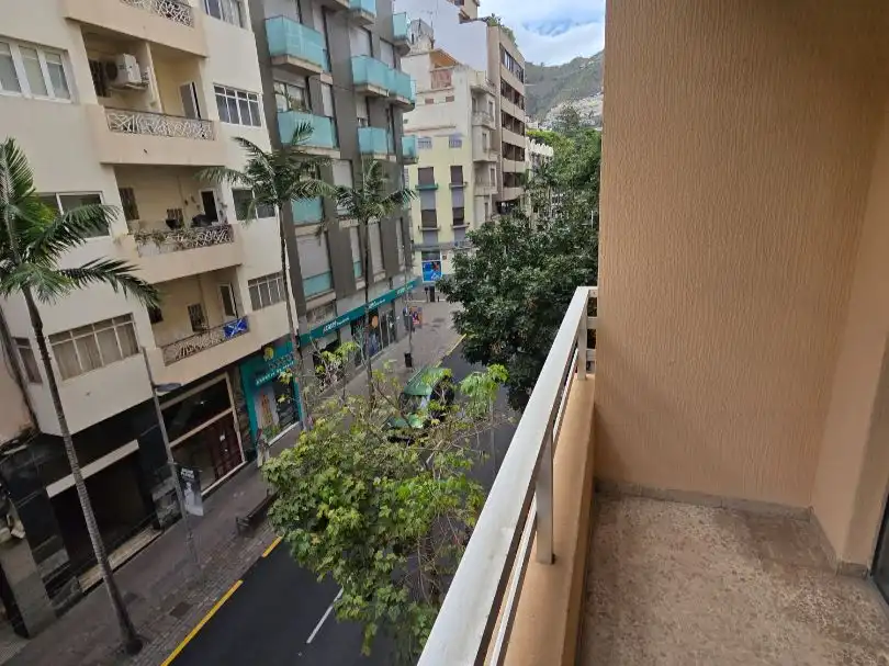 Vista exterior de Pis en venda en Santa Cruz de Tenerife amb Moblat i Balcó
