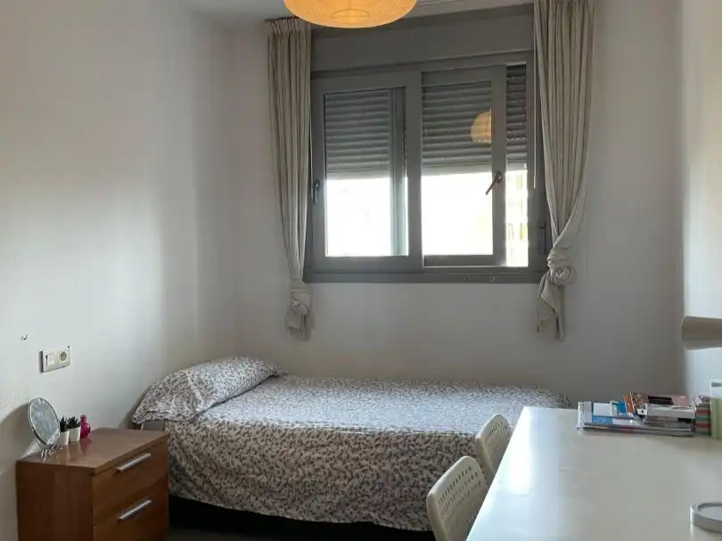 Room in Calle Río Taibilla, Juan Carlos I