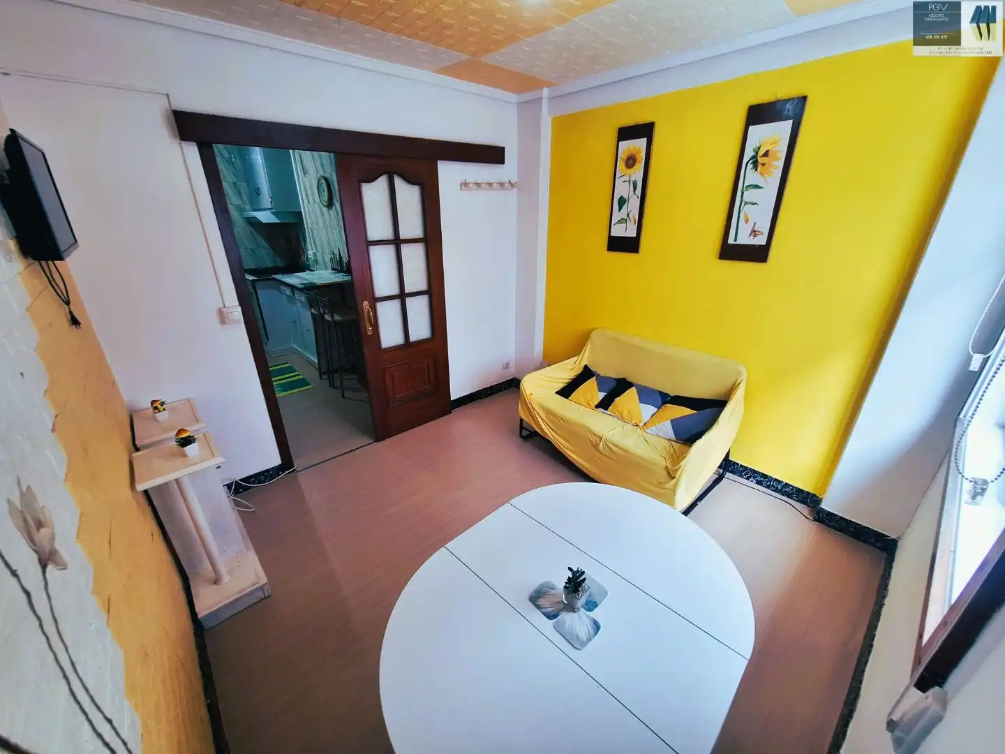 Piso en venta en Calle Monasterio de Cines, 2, Agra del Orzán - Ventorrillo Sala de estar de Piso en venta en A Coruña Capital con Amueblado