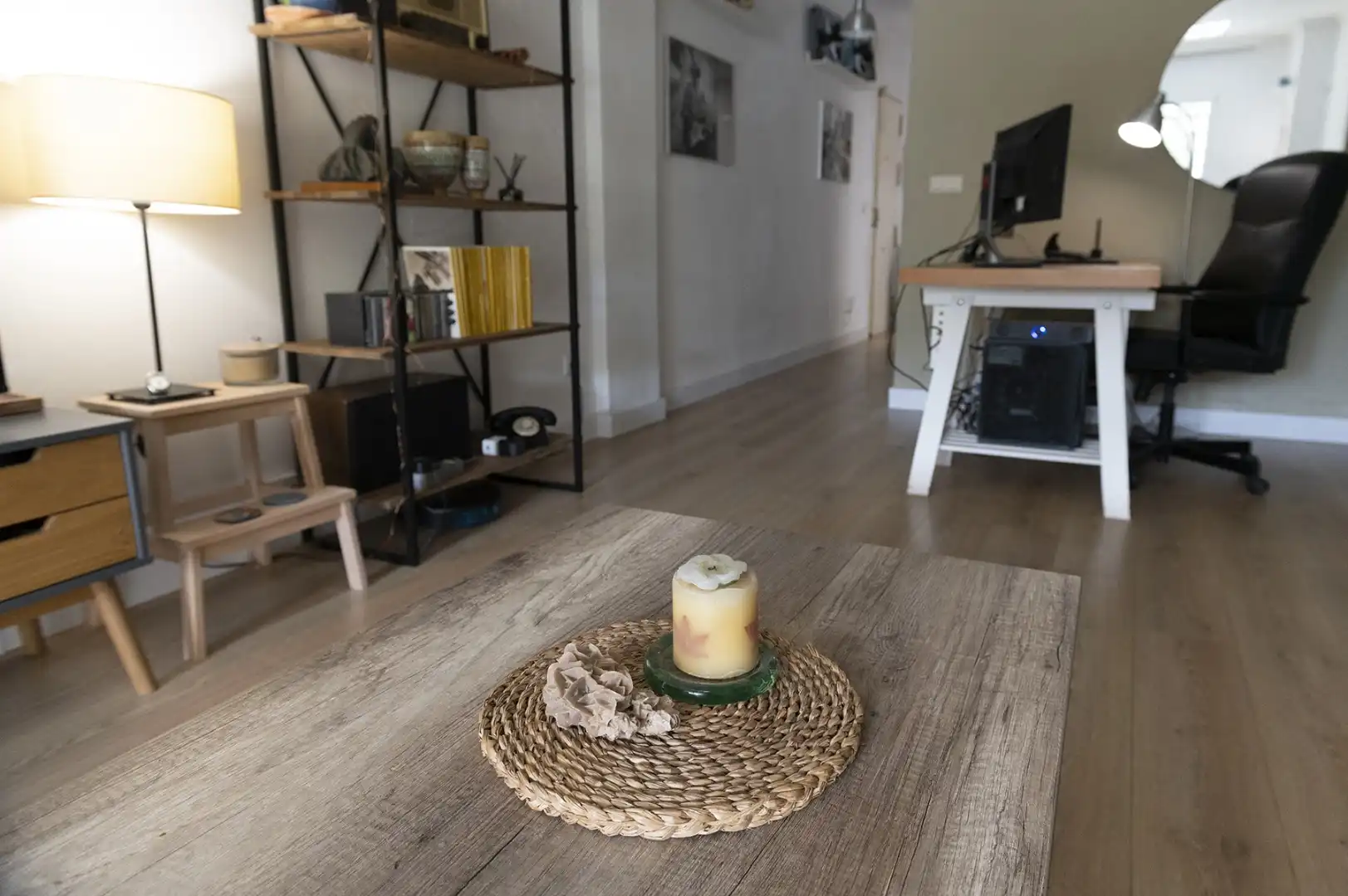 Piso en venta en Calle Alcaparron, 26, Cerrado de Calderón - Hacienda Paredes Sala de estar de Piso en venta en Málaga con Aire acondicionado, Jardín privado y Parquet
