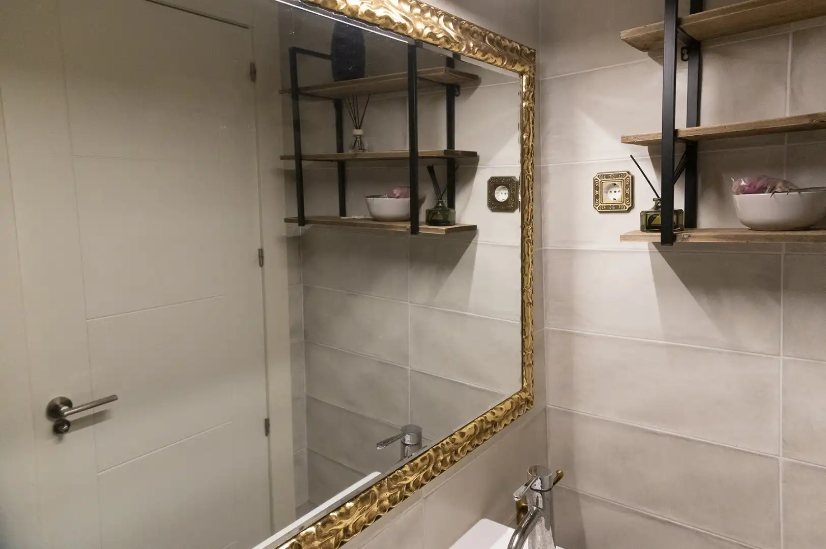Piso en venta en Calle Alcaparron, 26, Cerrado de Calderón - Hacienda Paredes Baño de Piso en venta en Málaga con Aire acondicionado, Jardín privado y Parquet