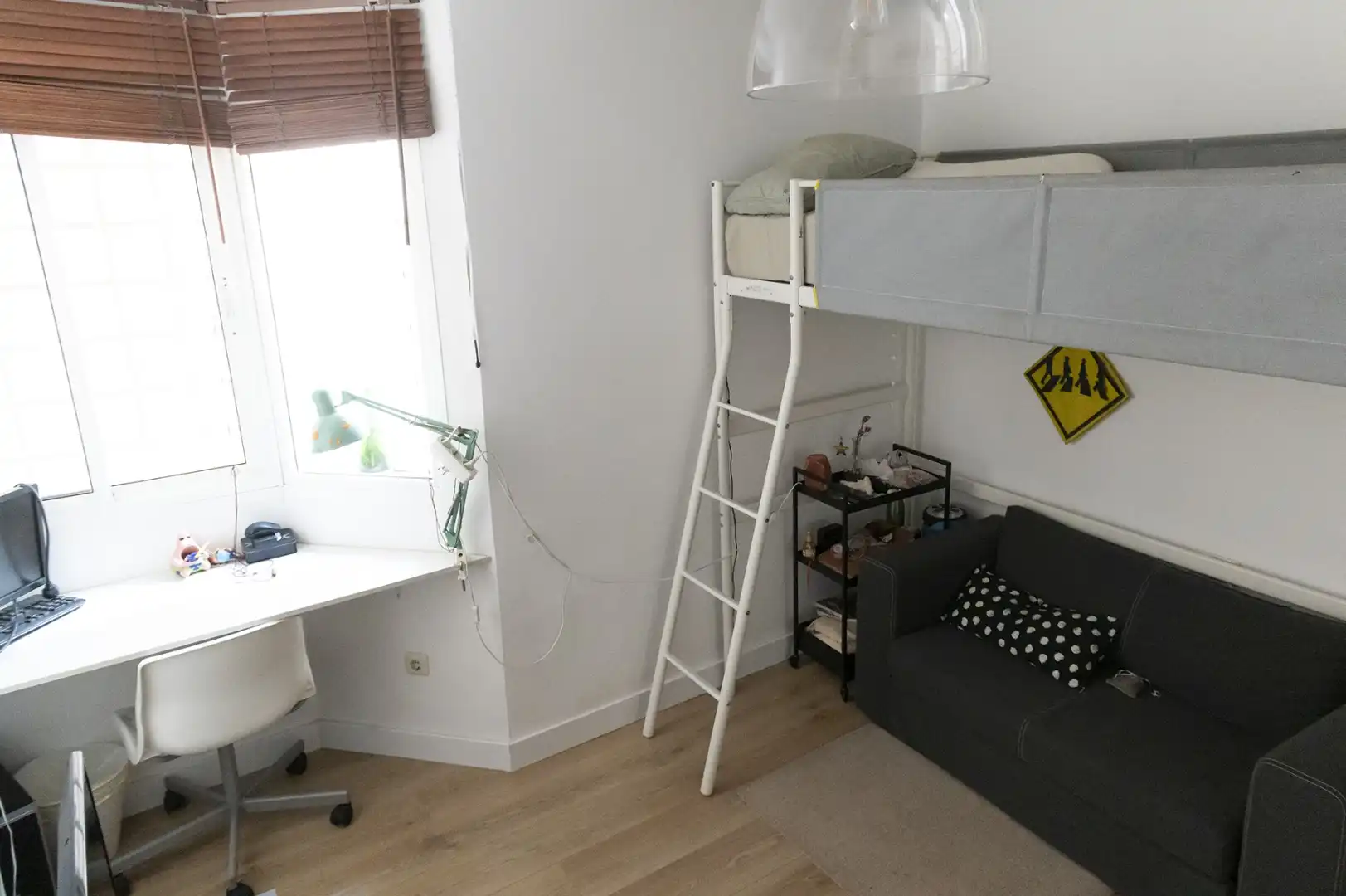 Piso en venta en Calle Alcaparron, 26, Cerrado de Calderón - Hacienda Paredes Habitación de Piso en venta en Málaga con Aire acondicionado, Jardín privado y Parquet