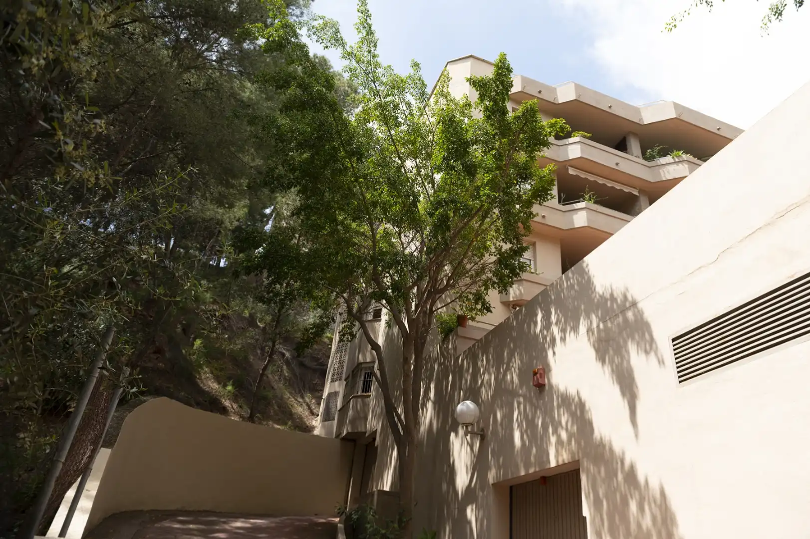 Piso en venta en Calle Alcaparron, 26, Cerrado de Calderón - Hacienda Paredes Vista exterior de Piso en venta en Málaga con Aire acondicionado, Jardín privado y Parquet
