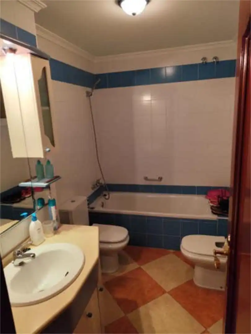 Piso en venta en Centro - Doña Mercedes Baño de Piso en venta en Dos Hermanas con Trastero