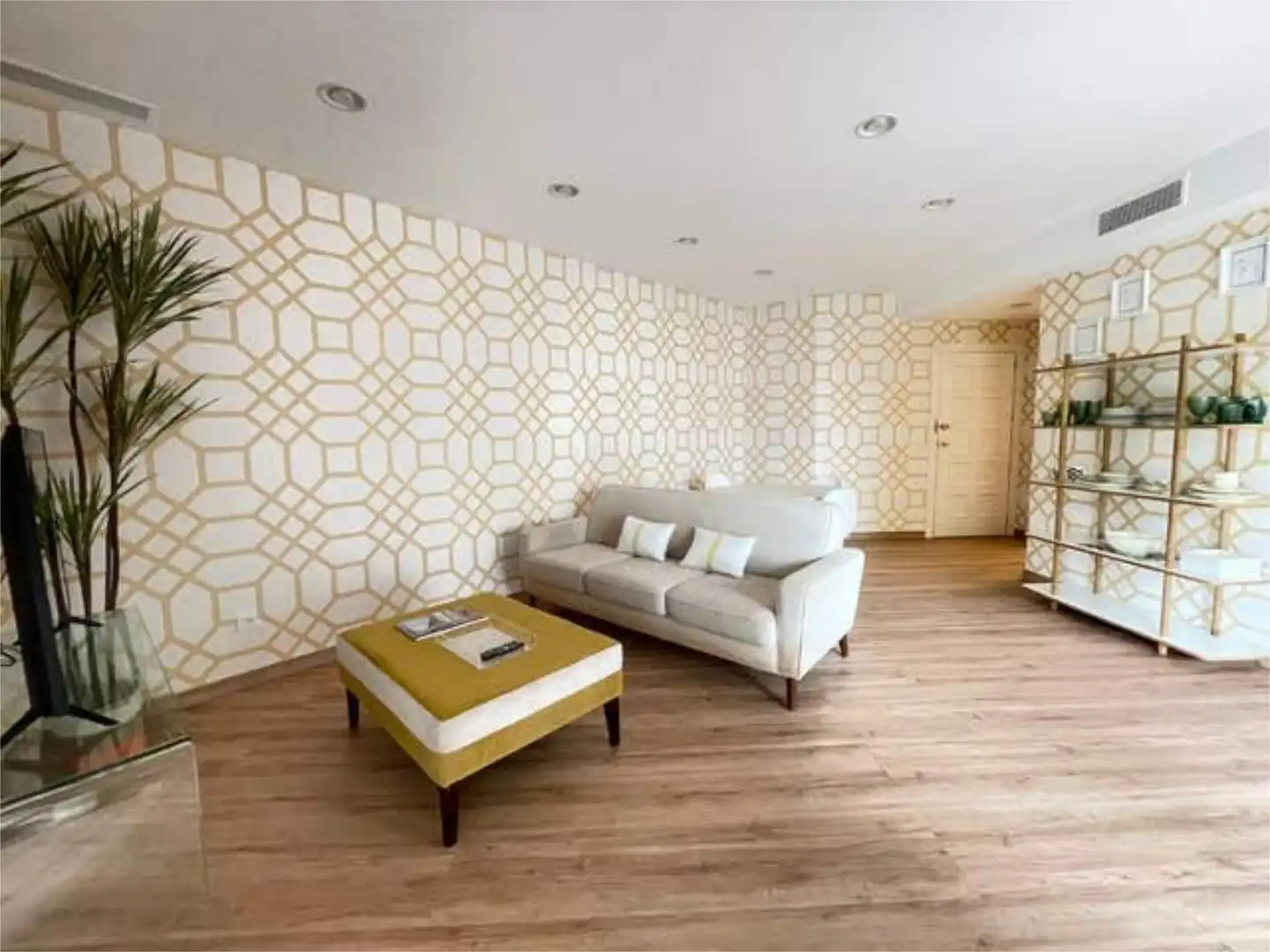Flat for rent in Aloha Living room of Flat for rent in Marbella with Private garden, Terrace and Swimming Pool