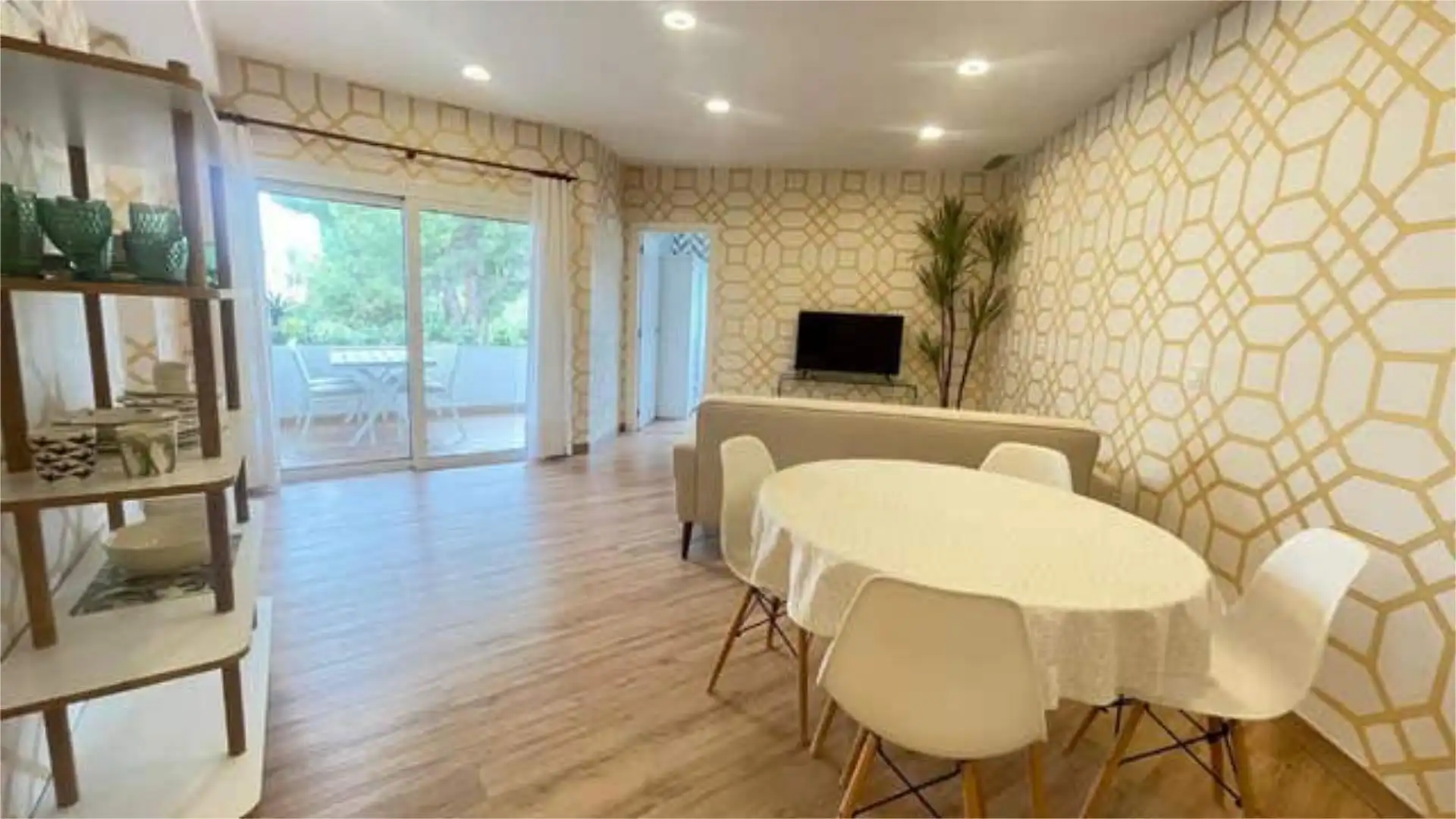 Flat for rent in Aloha Dining room of Flat for rent in Marbella with Private garden, Terrace and Swimming Pool