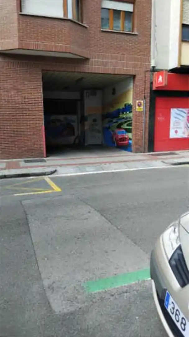 Garage zur Miete in Aranbizkarra Parkplatz von Garage zur Miete in Vitoria - Gasteiz