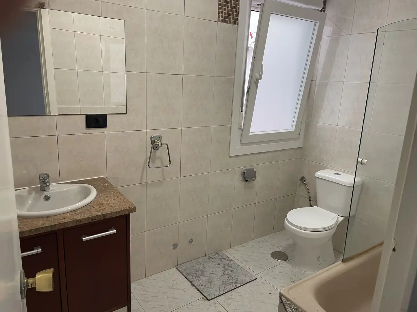 Badezimmer von Wohnung zur Miete in Arteixo