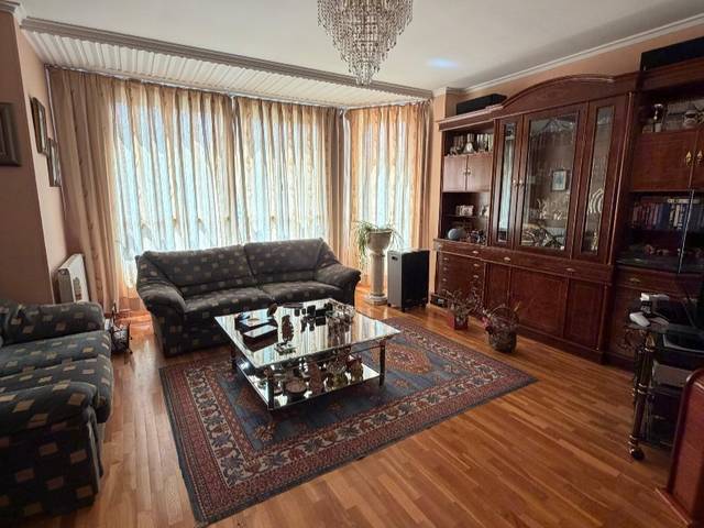 Piso en Venta en Carrer Pintor Cabrera, 66 en Eixample