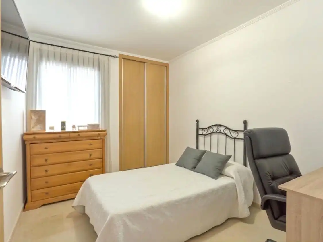 Piso en venta en Carrer de Manuel Broseta, 39, Oliva pueblo Habitación de Piso en venta en Oliva con Aire acondicionado y Balcón