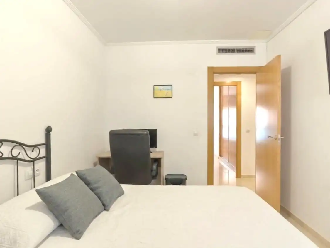 Piso en venta en Carrer de Manuel Broseta, 39, Oliva pueblo Habitación de Piso en venta en Oliva con Aire acondicionado y Balcón
